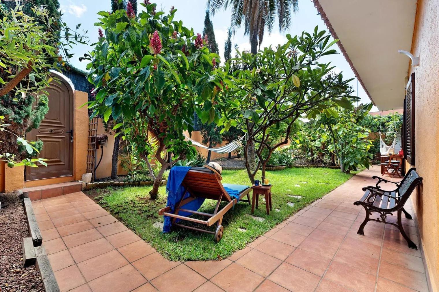 Energy Garden Villa Бахамар Екстериор снимка